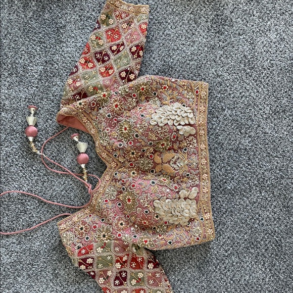 WOW! 😍 BEAUTIFUL Indian BRIDAL lengha!! 💕🥰 - Picture 7 of 12